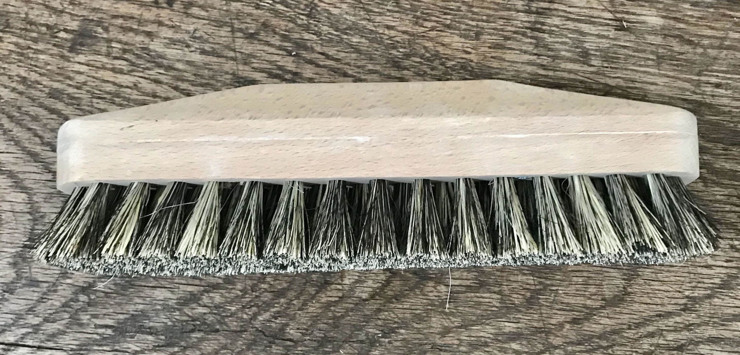 Gulvskrubbe med skaft: børstehoved (22 cm)